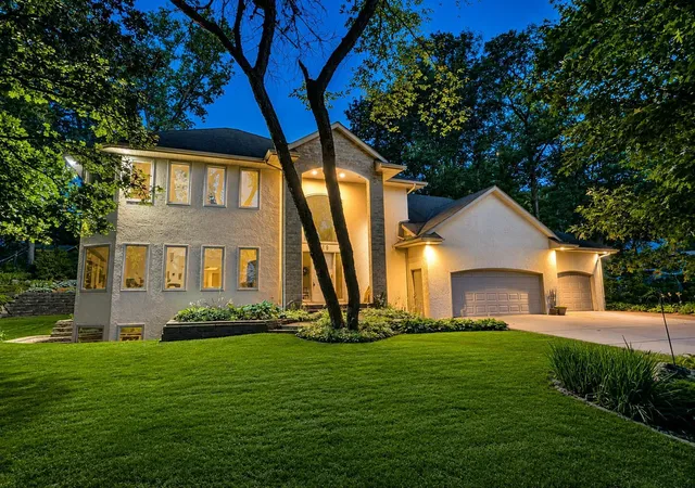 Photo 2 of Single family home for sale at 419 Brandywine Dr, Burnsville, MN 55337 | MLS# 7058784 | Listing updated on 2026-08-16