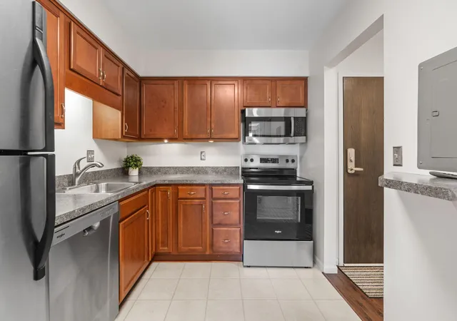 Homes for sale in Saint Paul, MN | 78 10th St E #406, Saint Paul, MN 55101 | MLS# 7058932