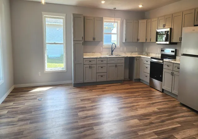 Photo 4 of Single family home for sale at 716 Washington St, Kenyon, MN 55946 | MLS# 7059033 | Listing updated on 2026-09-07