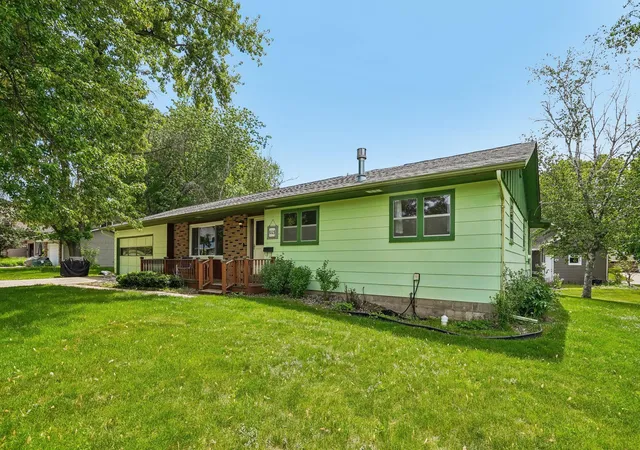2nd image of 1003 Burton St, Red Wing, MN 55066 | MLS# 7059219