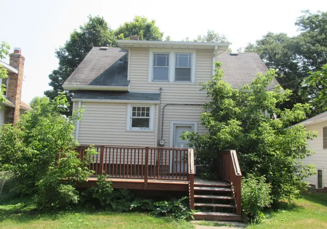 Photo 3 of Sale Pending at 921 20th Avenue Se, Minneapolis, MN 55414 | MLS# 7059245 | Listing updated on 2026-09-02