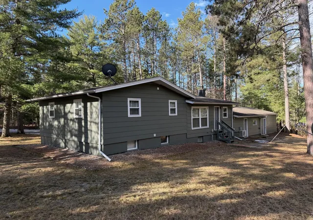 3rd image of 7428 Donnywood Cir E, Britt, MN 55710 | MLS# 7059255