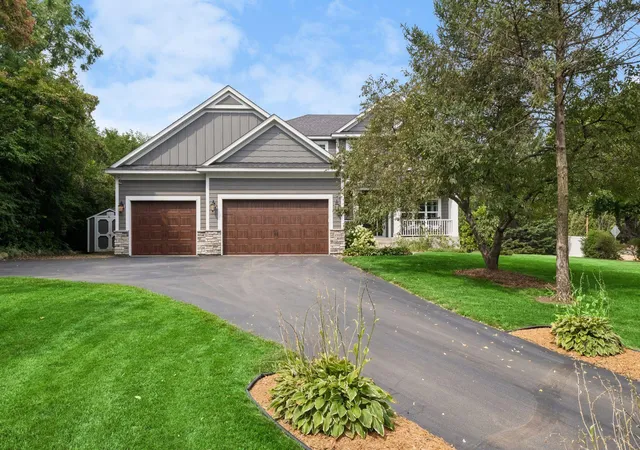 Photo 3 of Sale Pending at 899 Rolling Blf, Excelsior, MN 55331 | MLS# 7059306 | Listing updated on 2026-08-31