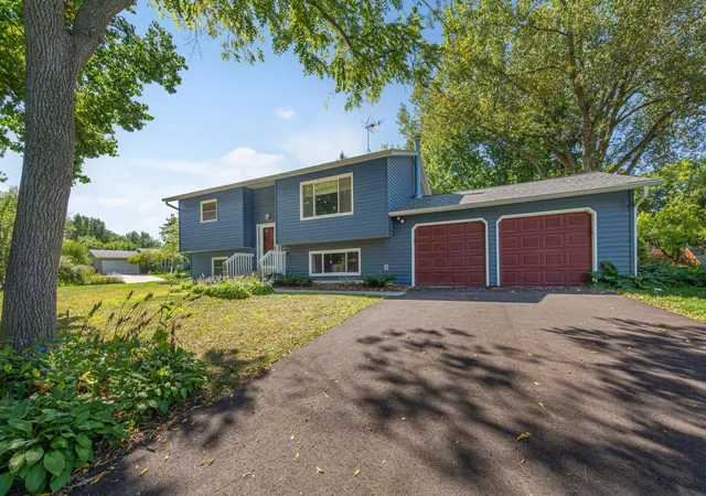 Single family home for sale at 759 Lathrop Dr, Northfield, MN 55057 | MLS# 7059307