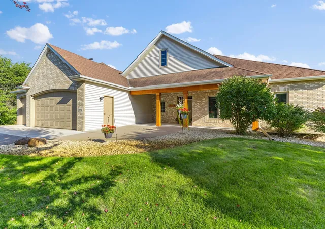 4th image of 39541 Eastwood Ave, North Branch, MN 55056 | MLS# 7059340