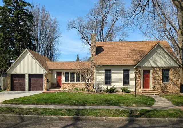 Photo 2 of Single family home for sale at 617 N 9th Street, Montevideo, MN 56265 | MLS# 7059350 | Listing updated on 2026-09-12