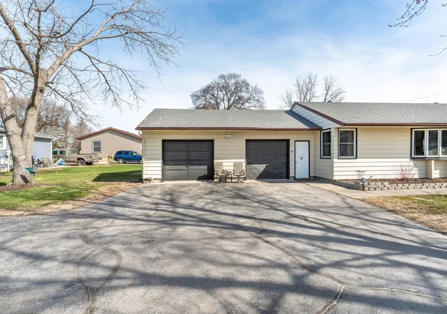 4th image of 122 W Fir Ave, Fergus Falls, MN 56537 | MLS# 7059363
