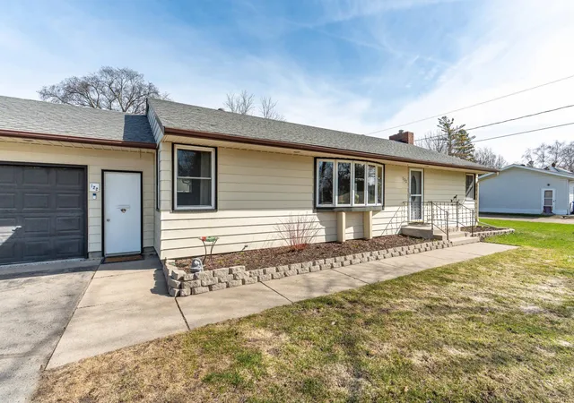 5th image of 122 W Fir Ave, Fergus Falls, MN 56537 | MLS# 7059363