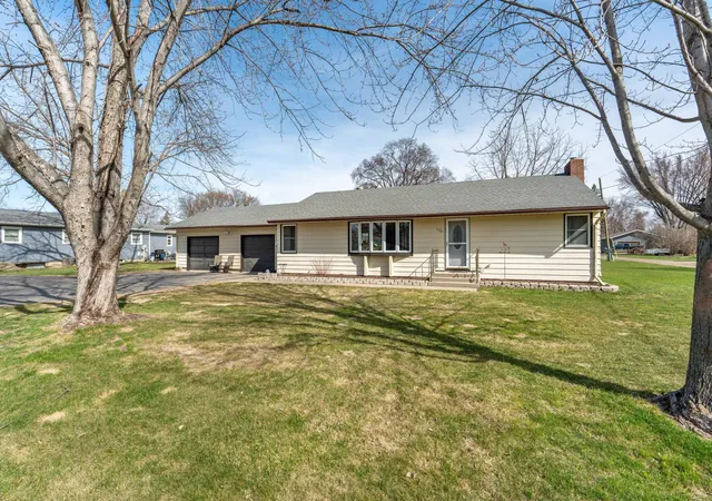 Homes for sale in Fergus Falls, MN | 122 W Fir Ave, Fergus Falls, MN 56537 | MLS# 7059363