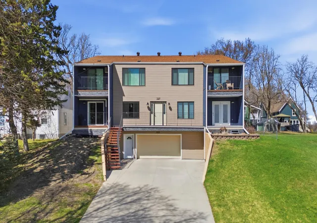 Homes for sale in Fargo, ND | 327 10th Ave S #3, Fargo, ND 58103 | MLS# 7059553