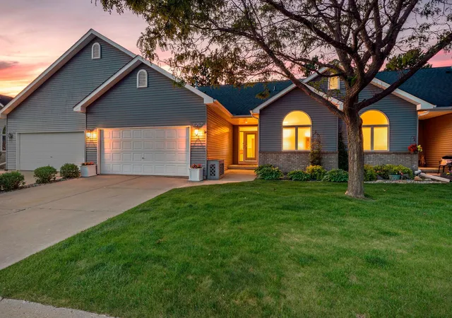 1st image of 112021 Hidden Creek Pl, Chaska, MN 55318 | MLS# 7059594