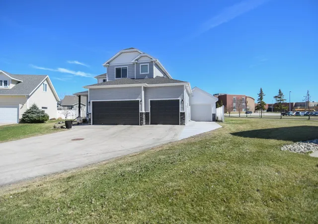 3rd image of 3509 Loberg Ln, West Fargo, ND 58078 | MLS# 7059701