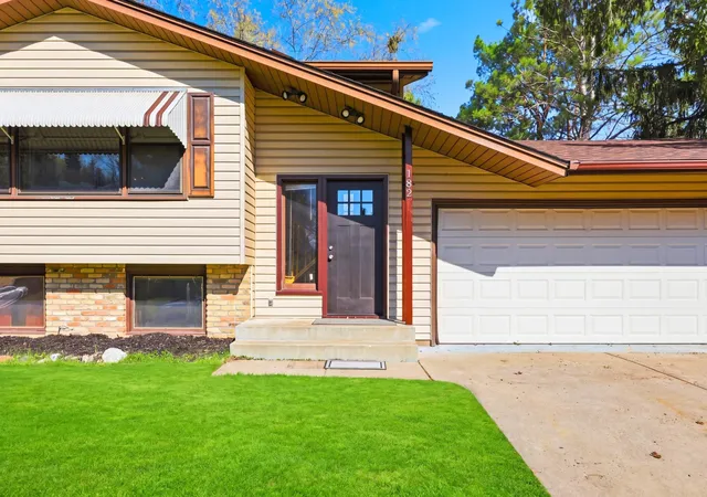 2nd image of 182 Faye St, Saint Paul, MN 55119 | MLS# 7059747