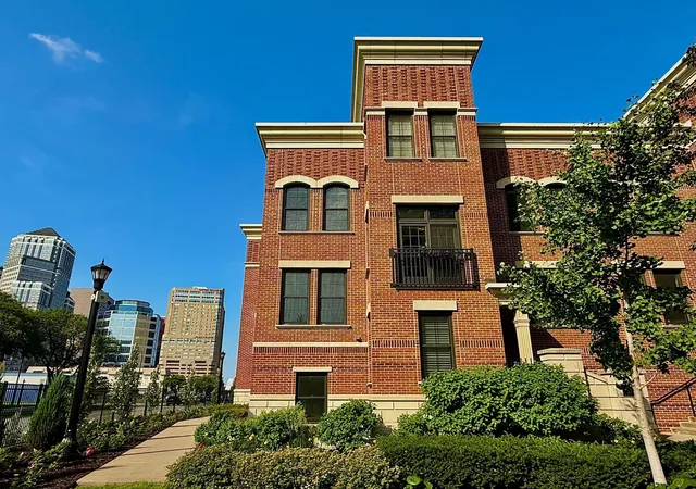 Homes for sale in Minneapolis, MN | 511 S 10th St, Minneapolis, MN 55404 | MLS# 7059972