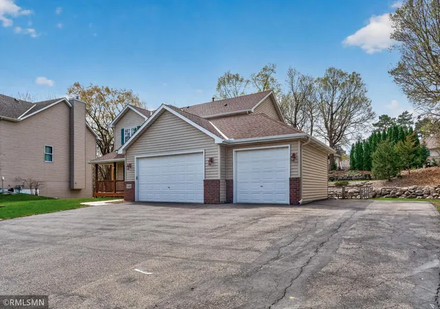 Homes for sale in Saint Bonifacius, MN | 8549 Woodland Curv, Saint Bonifacius, MN 55375 | MLS# 7060156