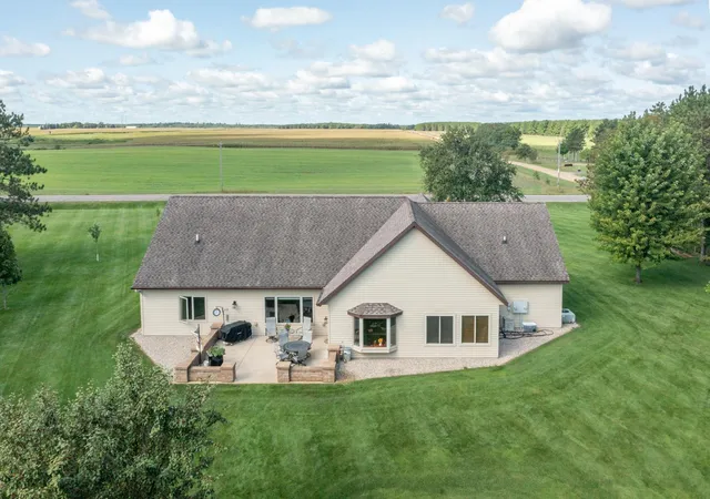 Photo 3 of Sale Pending at 12372 Airport Rd, Staples, MN 56479 | MLS# 7060230 | Listing updated on 2026-10-02
