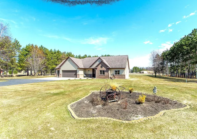 Homes for sale in Staples, MN | 12372 Airport Rd, Staples, MN 56479 | MLS# 7060230