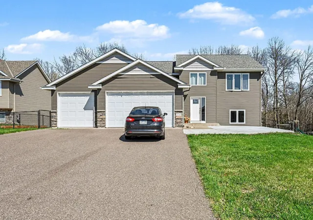 Homes for sale in Chisago City, MN | 31149 Algonquin Trl, Chisago City, MN 55013 | MLS# 7060335