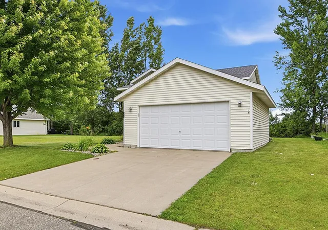 5th image of 555 Willow Ave, Eden Valley, MN 55329 | MLS# 7060352