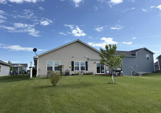 Homes for sale in Annandale, MN | 501 Valley Dr W, Annandale, MN 55302 | MLS# 7060428