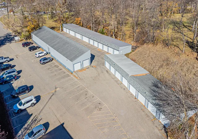 2nd image of 315 Park Lake Blvd, Detroit Lakes, MN 56501