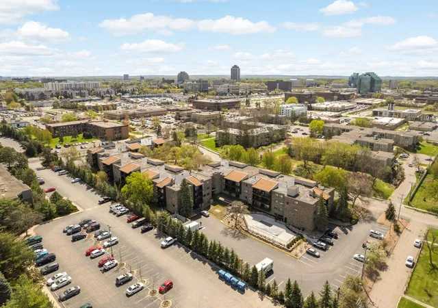 2nd image of 4120 Parklawn Ave, Minneapolis, MN 55435