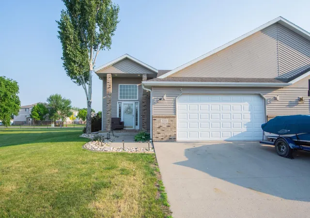 Homes for sale in Moorhead, MN | 3221 11th Ave S, Moorhead, MN 56560 | MLS# 7060625