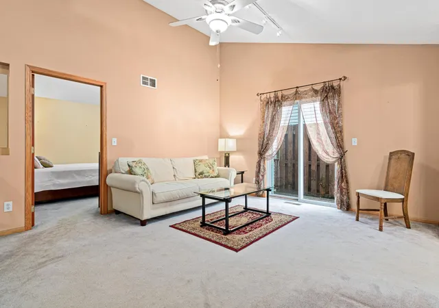 3rd image of 215 9Th Ave N, South Saint Paul, MN 55075 | MLS# 7060651