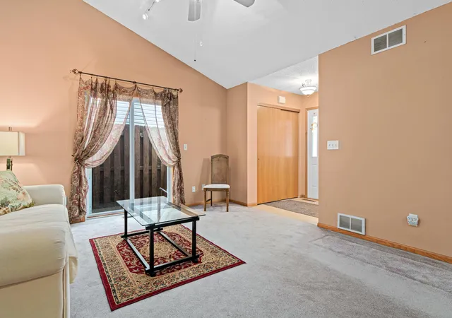4th image of 215 9Th Ave N, South Saint Paul, MN 55075 | MLS# 7060651