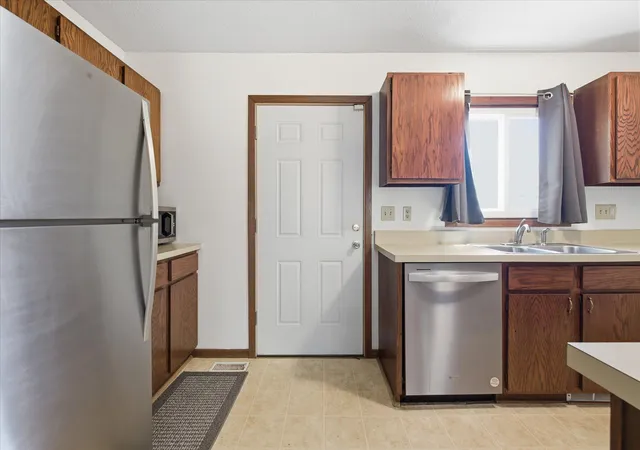 Photo 4 of Single family home for sale at 1260 Virginia St, Saint Paul, MN 55117 | MLS# 7060805 | Listing updated on 2026-08-16