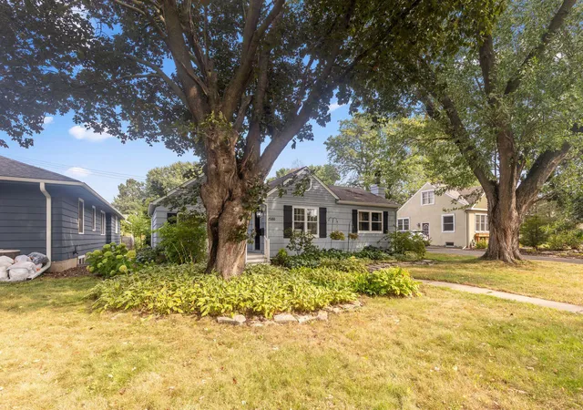 Photo 3 of Single family home for sale at 1586 Grotto St N, Saint Paul, MN 55117 | MLS# 7060836 | Listing updated on 2026-09-19