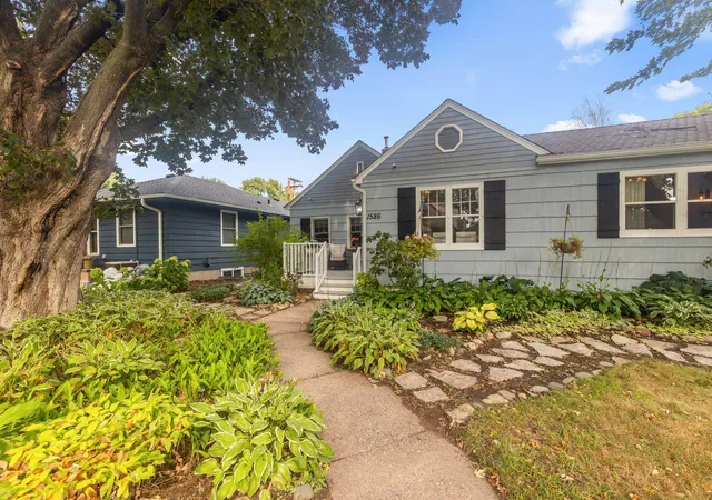 Photo 3 of Single family home for sale at 1586 Grotto St N, Saint Paul, MN 55117 | MLS# 7060836 | Listing updated on 2026-09-19