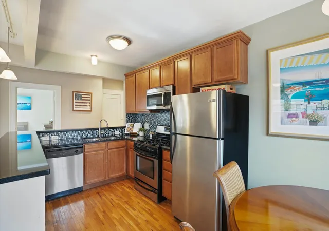 Listing Photo 4 - Condo for sale in building located at 3520 Emerson Ave S, Minneapolis, MN 55408 - Unit #202