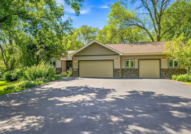 3rd image of 163 Skyline Dr, River Falls, WI 54022 | MLS# 7060875