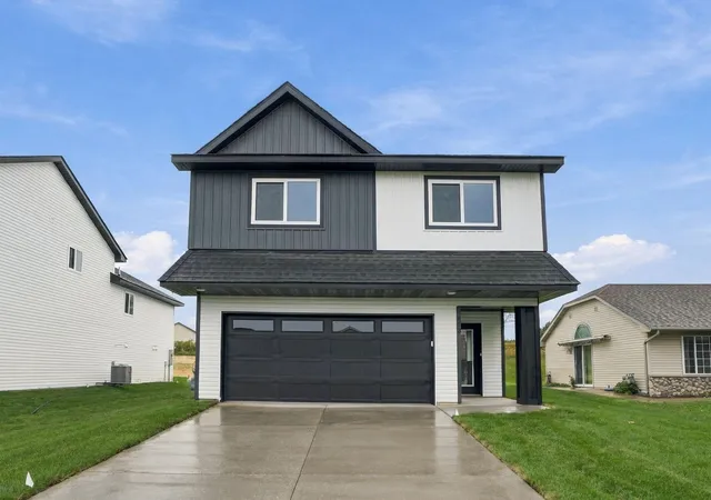 Photo 1 of Single family home for sale at 413 Bluebird St, Mora, MN 55051 | MLS# 7060881 | Listing updated on 2026-10-05