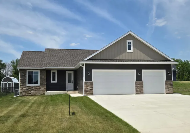 1st image of 1309 18th St Ne, Austin, MN 55912 | MLS# 7060947