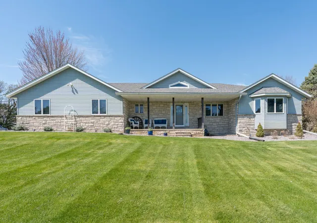 Photo 4 of Single family home for sale at 6106 Shamrock Dr, Madison Lake, MN 56063 | MLS# 7060997 | Listing updated on 2026-10-15