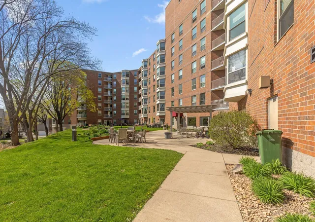4th image of 1425 W 28Th St #508, Minneapolis, MN 55408 | MLS# 7061109