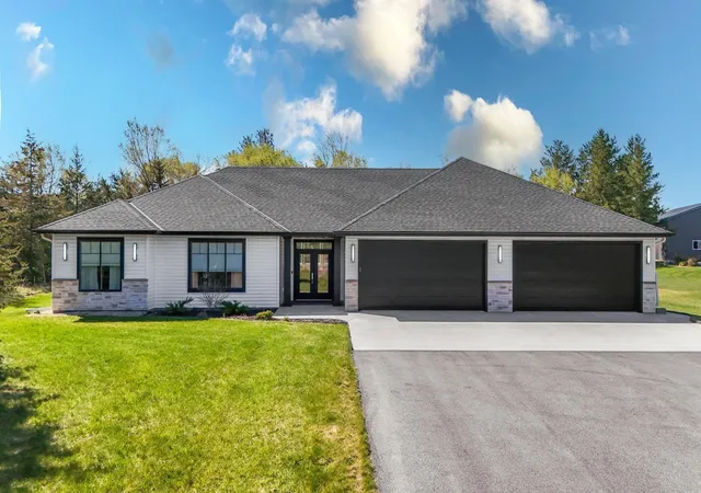 2nd image of 4777 Pine Point Rd, Sartell, MN 56377 | MLS# 7061110