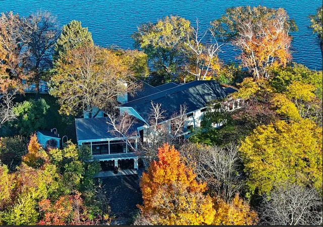 Homes for sale in Wayzata, MN | 1300 Bracketts Point Rd, Wayzata, MN 55391 | MLS# 7061281