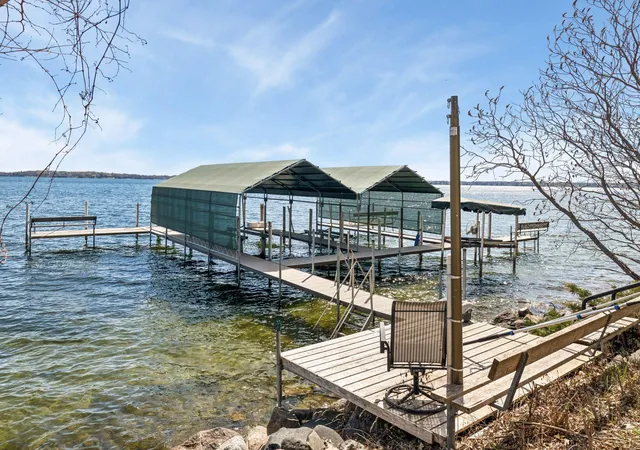 Homes for sale in Wayzata, MN | 1300 Bracketts Point Rd, Wayzata, MN 55391 | MLS# 7061281