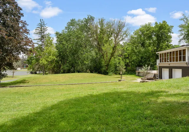 42nd image of 30 Woodridge Ln, Inver Grove Heights, MN 55077 | MLS# 7061412