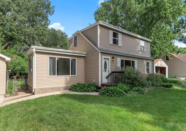 Homes for sale in Mounds View, MN | 5386 Clifton Dr, Mounds View, MN 55112 | MLS# 7061454