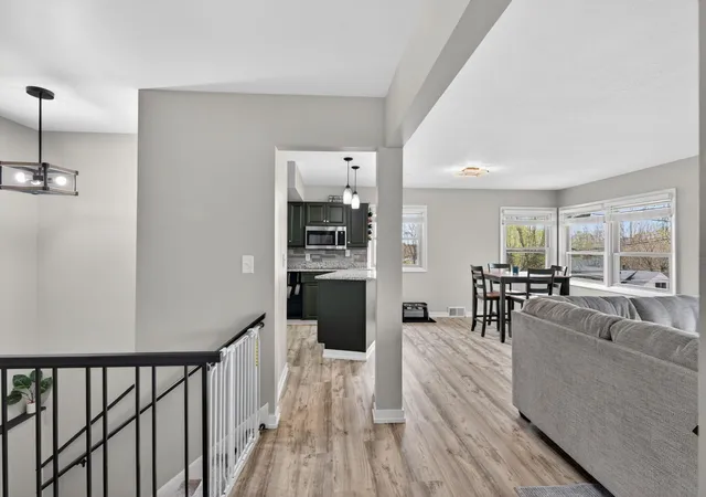 5th image of 1561 11Th Ave Ne, Rochester, MN 55906 | MLS# 7061537