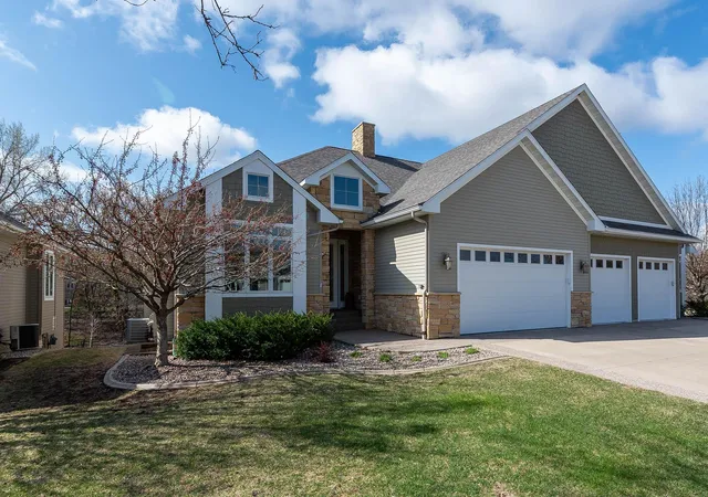 32nd image of 105 Viking Ct, Mankato, MN 56001 | MLS# 7061539