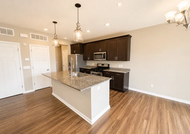3rd image of 4364 Corn Silk Ln, Saint Paul, MN 55129 | MLS# 7061577