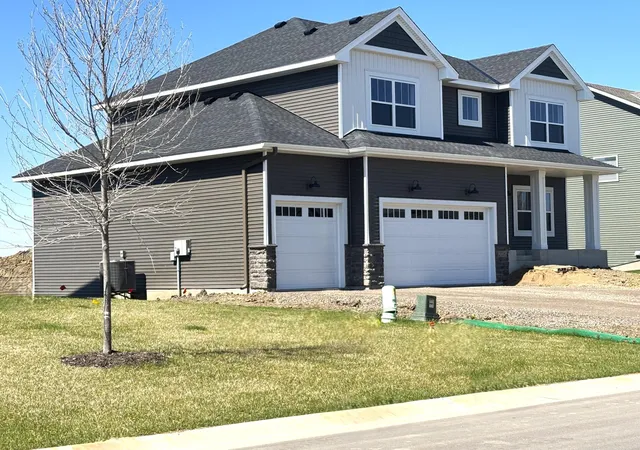 3rd image of 2026 Tamarack Rd, Carver, MN 55315 | MLS# 7061635