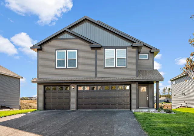 1st image of 917 Spruce St N, Cambridge, MN 55008 | MLS# 7061659