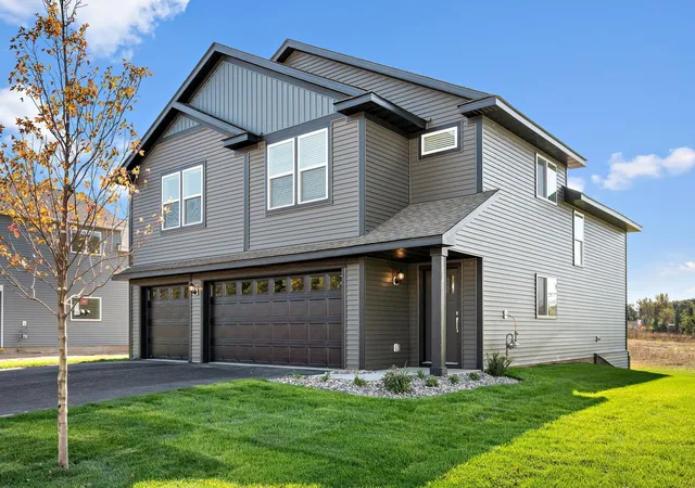 2nd image of 917 Spruce St N, Cambridge, MN 55008 | MLS# 7061659