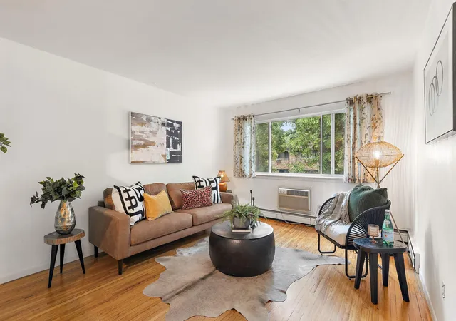 Homes for sale in Minneapolis, MN | 2112 Garfield Ave #14, Minneapolis, MN 55405 | MLS# 7061722